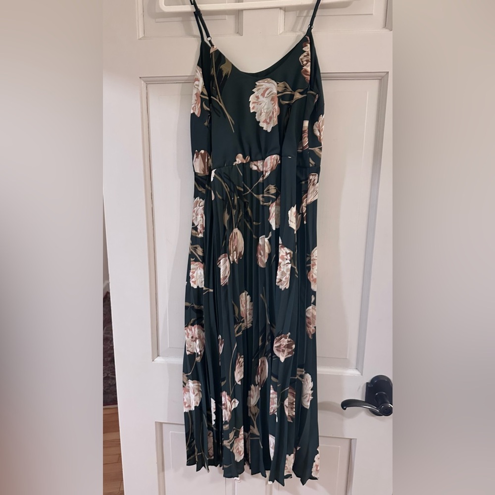 A New Day Dark Green Floral Pleated Midi Dress with Pink Blooms Small NWT - Picture 4 of 6